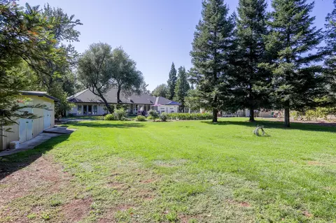 Exterior - 6639 Riata Dr, Redding, CA 96002 photo 17 of 27