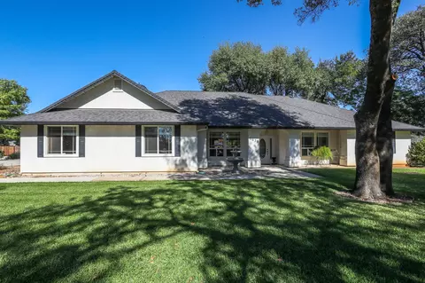 Exterior - 6639 Riata Dr, Redding, CA 96002 photo 6 of 27