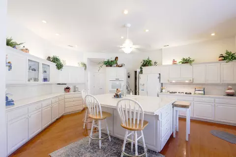 Kitchen - 6639 Riata Dr, Redding, CA 96002 photo 1 of 6