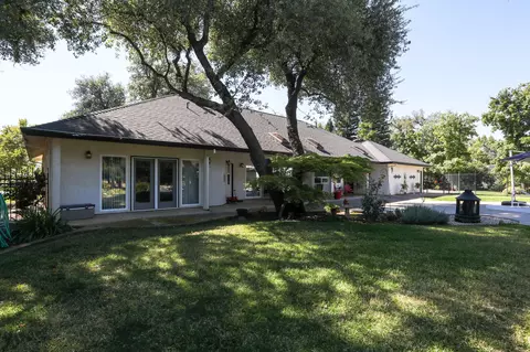 Exterior - 6639 Riata Dr, Redding, CA 96002 photo 12 of 27