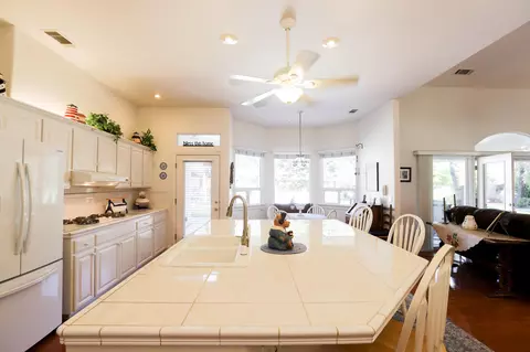 Kitchen - 6639 Riata Dr, Redding, CA 96002 photo 3 of 6