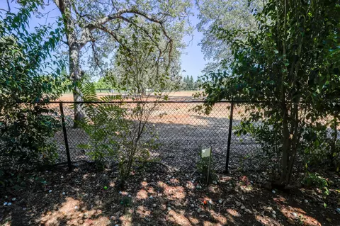 Exterior - 6639 Riata Dr, Redding, CA 96002 photo 18 of 27
