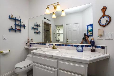 Bath - 6639 Riata Dr, Redding, CA 96002 photo 7 of 8