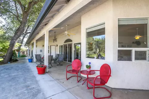 Exterior - 6639 Riata Dr, Redding, CA 96002 photo 10 of 27