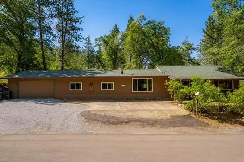 19742 Shasta Dr, Lakehead, CA 96051
