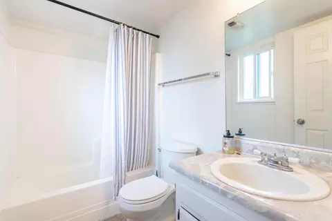 Bath - 4720 Enchanted Way, Redding, CA 96001 photo 2 of 2