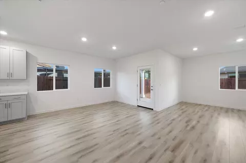 4181 Haleakala Ave, Redding, CA 96001 photo 10