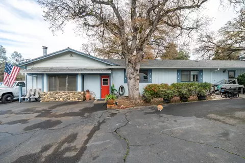 15799 Nauvoo Trl, Redding, CA 96001
