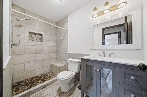 Bath - 2771 North St, Anderson, CA 96007 photo 3 of 3