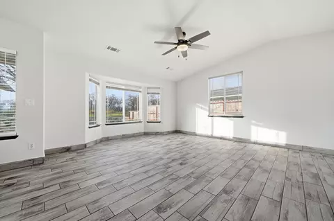 Living - 2771 North St, Anderson, CA 96007 photo 2 of 3