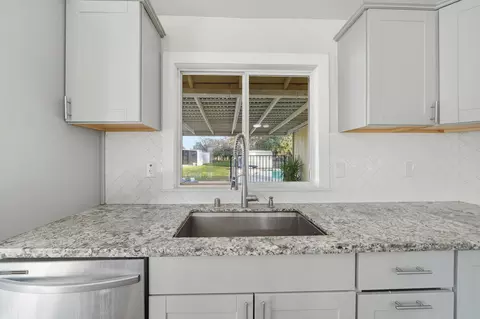 Kitchen - 2771 North St, Anderson, CA 96007 photo 2 of 3