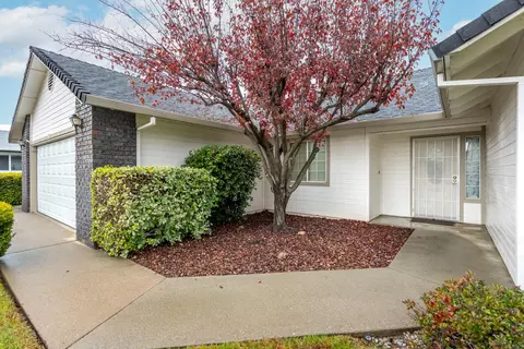 3085 Seminole Dr, Redding, CA 96001 photo 2
