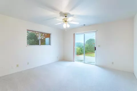 3085 Seminole Dr, Redding, CA 96001 photo 12