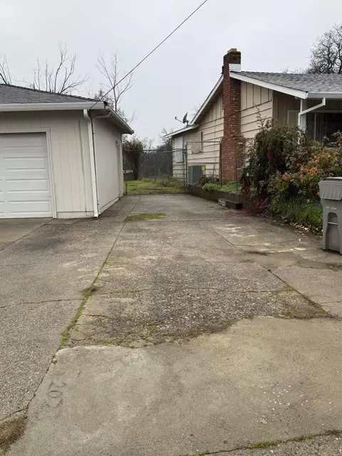 4620 Enchanted Way, Redding, CA 96001 photo 3