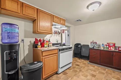 Kitchen - 2820 Alfreda Way, Redding, CA 96002 photo 3 of 4