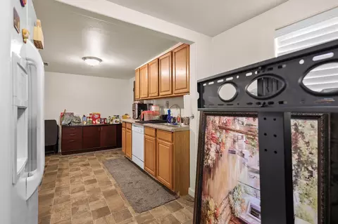 Kitchen - 2820 Alfreda Way, Redding, CA 96002 photo 4 of 4