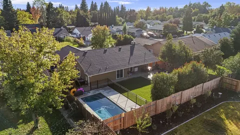 1949 Catherine Way, Redding, CA 96002 photo 30