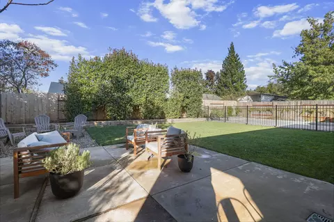1949 Catherine Way, Redding, CA 96002 photo 24