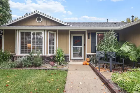 1949 Catherine Way, Redding, CA 96002 photo 3