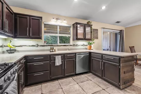1949 Catherine Way, Redding, CA 96002 photo 10