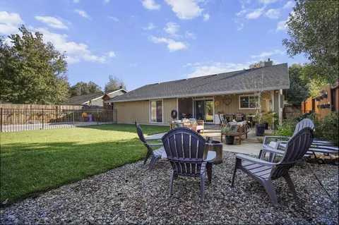 1949 Catherine Way, Redding, CA 96002 photo 25