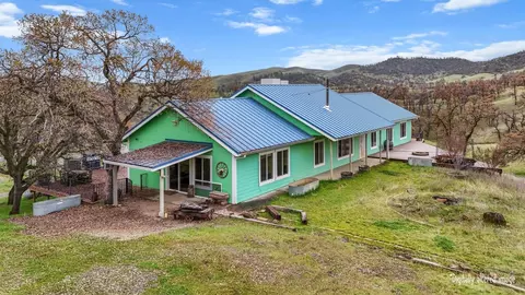 4255 Marcella Rd, Igo, CA 96047