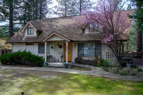 506 Masonic Ln, Weaverville, CA 96093