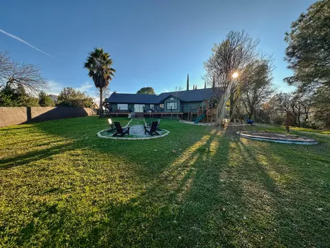 Exterior - 4204 Sudden Wind Ct, Redding, CA 96001 photo 7 of 11
