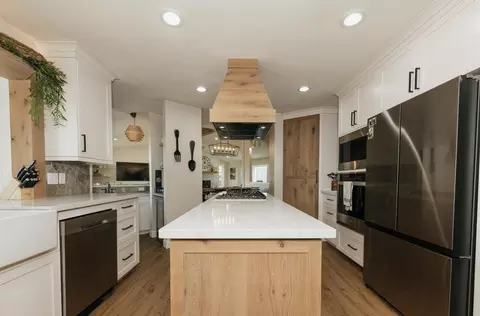 Kitchen - 4204 Sudden Wind Ct, Redding, CA 96001 photo 6 of 10