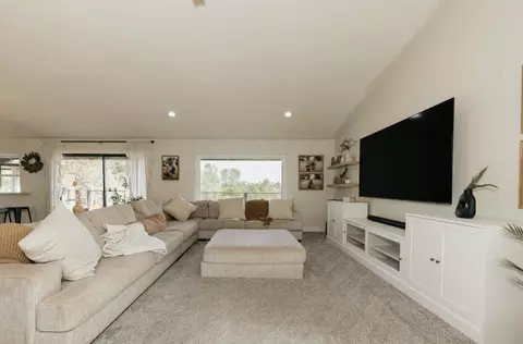 Living - 4204 Sudden Wind Ct, Redding, CA 96001 photo 4 of 9