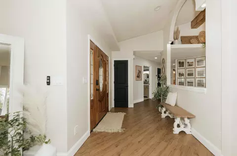 Entry Way - 4204 Sudden Wind Ct, Redding, CA 96001 photo 2 of 5