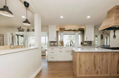 Kitchen - 4204 Sudden Wind Ct, Redding, CA 96001 photo 5 of 10