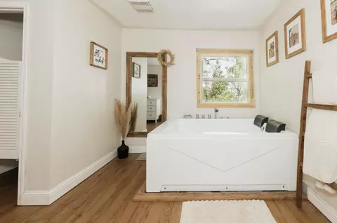 Bath - 4204 Sudden Wind Ct, Redding, CA 96001 photo 7 of 8