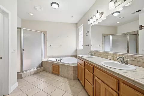 Bath - 14535 Molluc Dr, Red Bluff, CA 96080 photo 2 of 6
