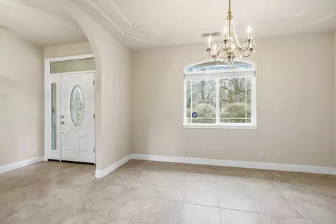 Entry Way - 14535 Molluc Dr, Red Bluff, CA 96080 photo 2 of 6