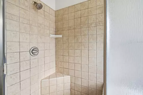 Bath - 14535 Molluc Dr, Red Bluff, CA 96080 photo 4 of 6
