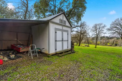 Exterior - 14535 Molluc Dr, Red Bluff, CA 96080 photo 18 of 21