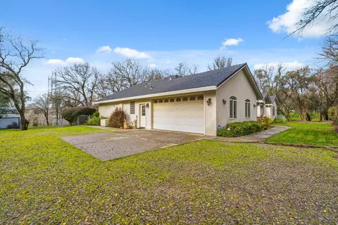 Exterior - 14535 Molluc Dr, Red Bluff, CA 96080 photo 15 of 21