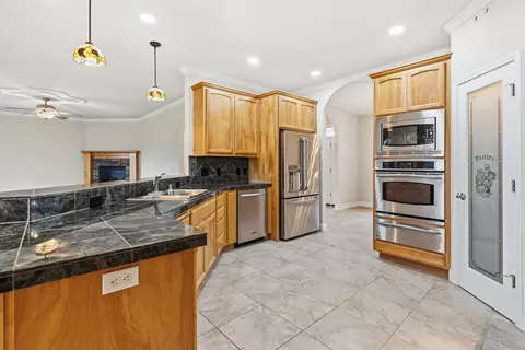 Kitchen - 14535 Molluc Dr, Red Bluff, CA 96080 photo 3 of 7