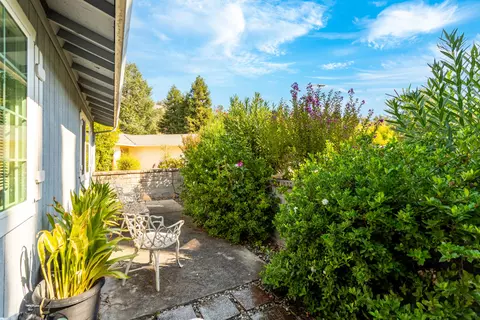 Exterior - 2350 Amethyst Way, Redding, CA 96003 photo 8 of 9