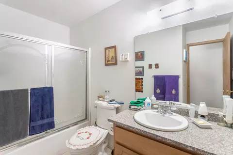 Bath - 2350 Amethyst Way, Redding, CA 96003 photo 2 of 2