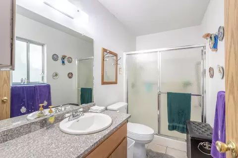 Bath - 2350 Amethyst Way, Redding, CA 96003 photo 1 of 2