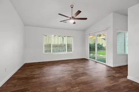 Living - 2574 Yana Ave, Redding, CA 96002 photo 4 of 5