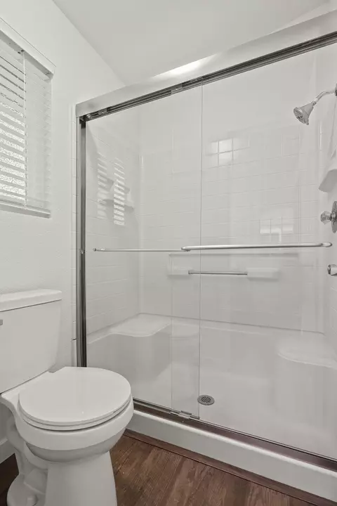 Bath - 2574 Yana Ave, Redding, CA 96002 photo 3 of 3