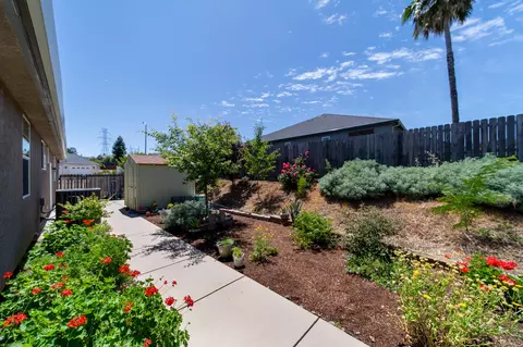 Exterior - 4648 Kilkee Dr, Redding, CA 96001 photo 5 of 7