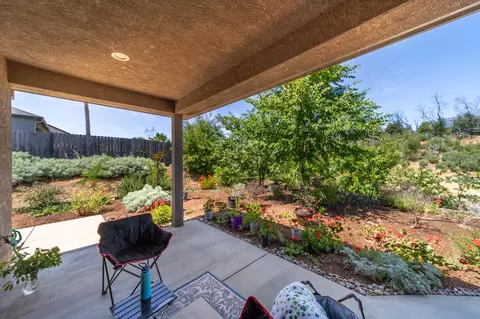 Exterior - 4648 Kilkee Dr, Redding, CA 96001 photo 2 of 7