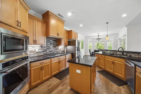 Kitchen - 4648 Kilkee Dr, Redding, CA 96001 photo 1 of 2