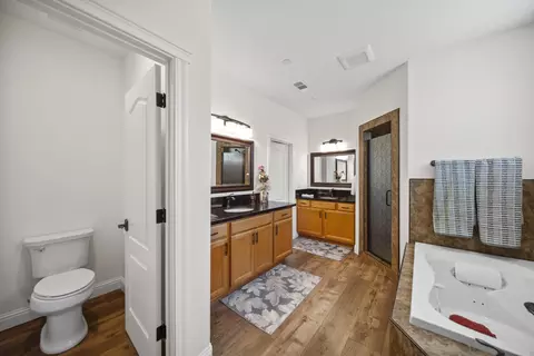 Bath - 4648 Kilkee Dr, Redding, CA 96001 photo 3 of 4