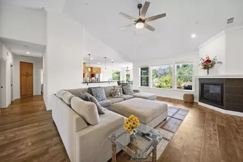 Living - 4648 Kilkee Dr, Redding, CA 96001 photo 2 of 3