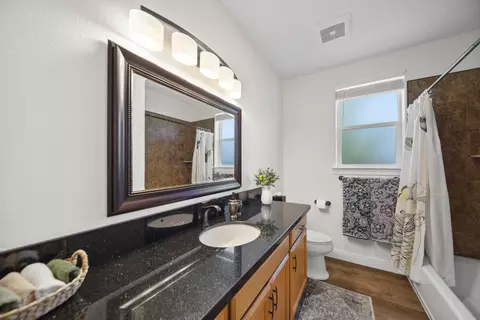 Bath - 4648 Kilkee Dr, Redding, CA 96001 photo 4 of 4